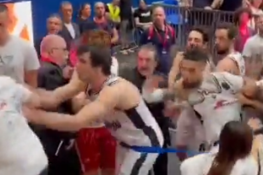 Skandal! Teodosić uleteo na tribinu i potukao se sa navijačima