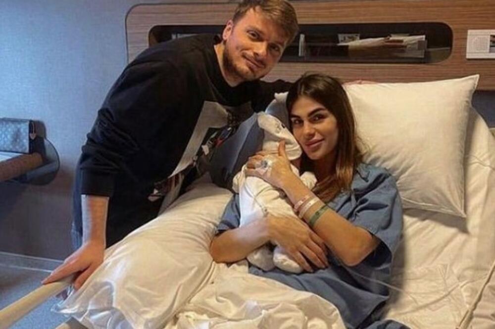 Porodila se žena Adema Ljajića, ćerki su dali arapsko ime sa jakim značenjem (FOTO)